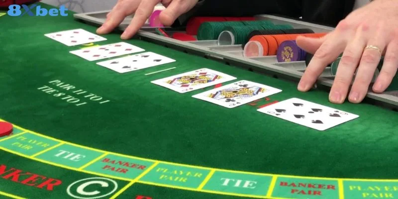 Cách tính điểm trên bàn chơi Baccarat được quy định rất minh bạch.